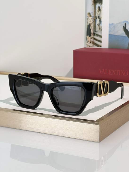 Picture of Valentino Sunglasses _SKUfw72187695fw